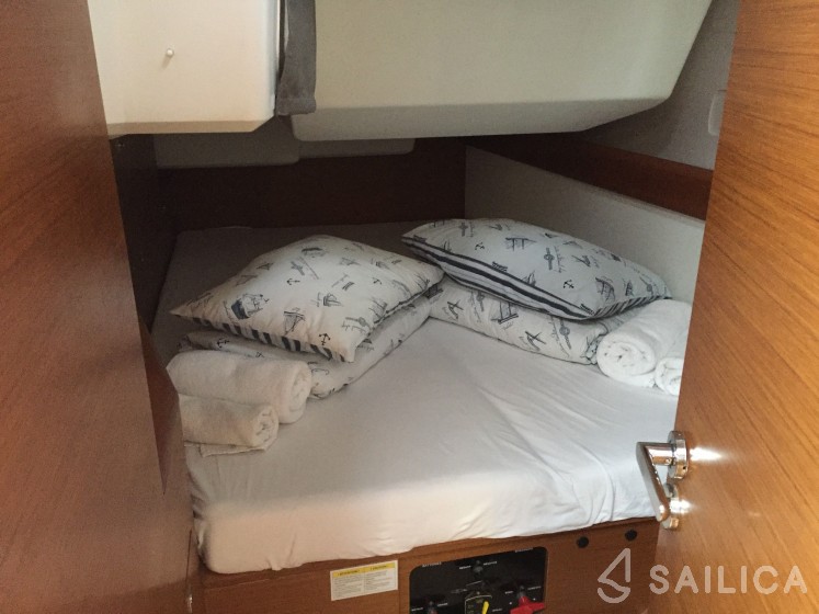 Sun Odyssey 479 - Yacht Charter Sailica