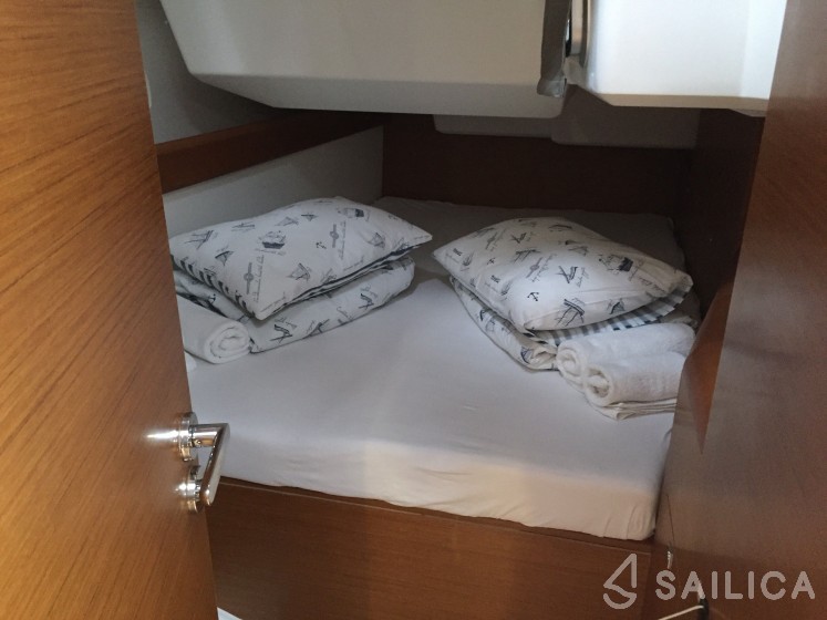 Sun Odyssey 479 - Yacht Charter Sailica