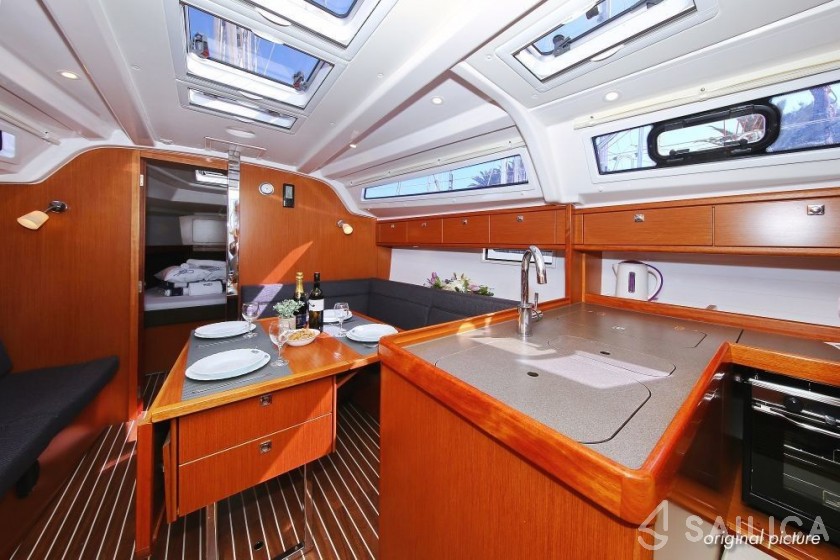 Bavaria 37 Cruiser - Yacht Charter Sailica
