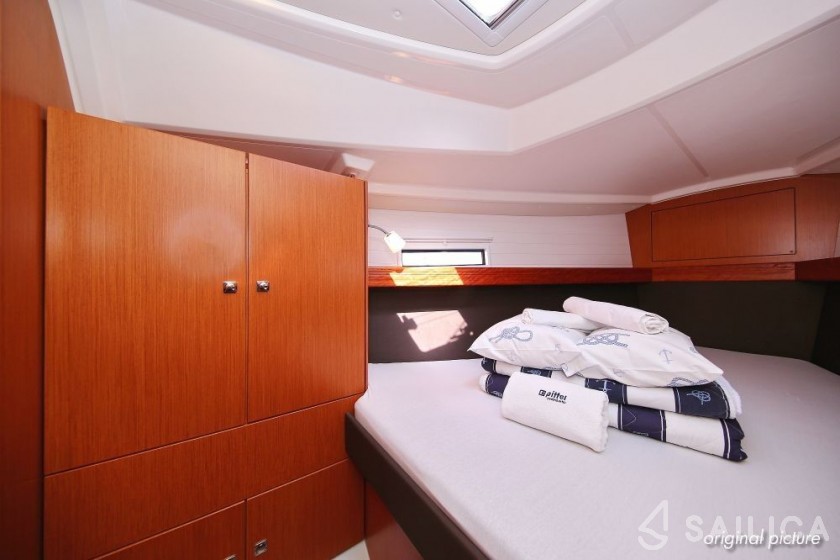 Bavaria 37 Cruiser - Yacht Charter Sailica
