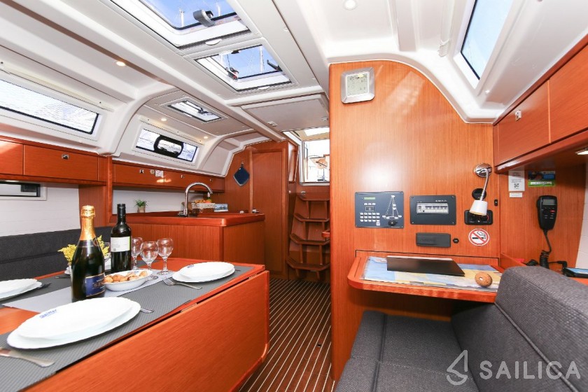 Bavaria 37 Cruiser - Yacht Charter Sailica