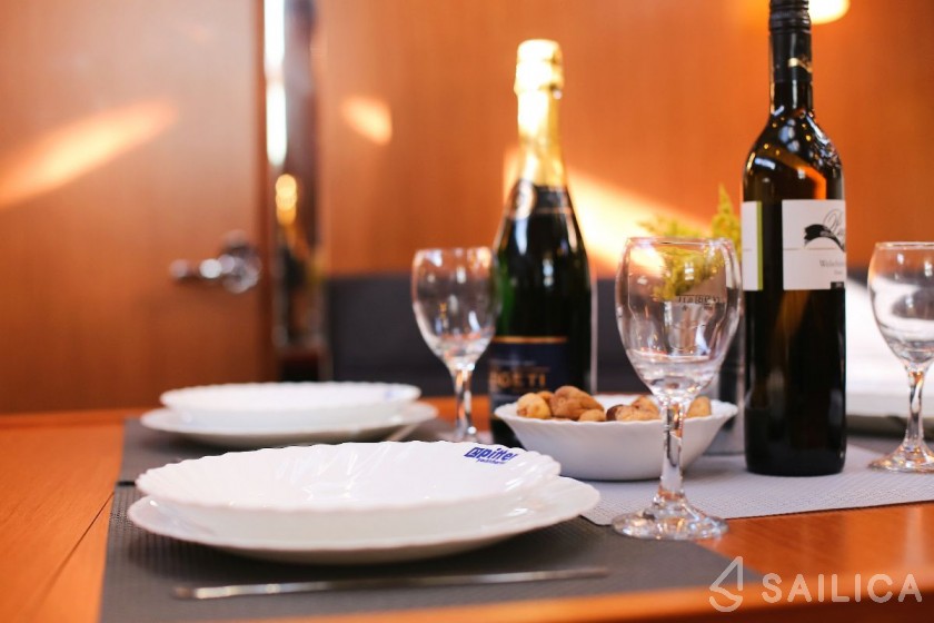 Bavaria 37 Cruiser - Yacht Charter Sailica
