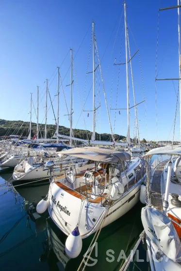 Bavaria 37 Cruiser - Yacht Charter Sailica
