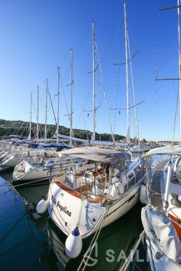 Bavaria 37 Cruiser - Yacht Charter Sailica
