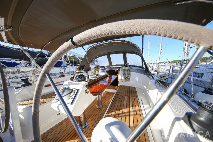 Bavaria 37 Cruiser - Yacht Charter Sailica