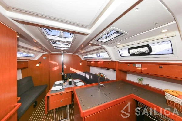Bavaria 37 Cruiser - Yacht Charter Sailica