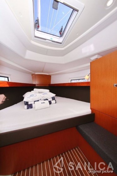 Bavaria 37 Cruiser - Yacht Charter Sailica