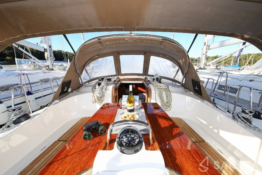 Bavaria 37 Cruiser - Yacht Charter Sailica
