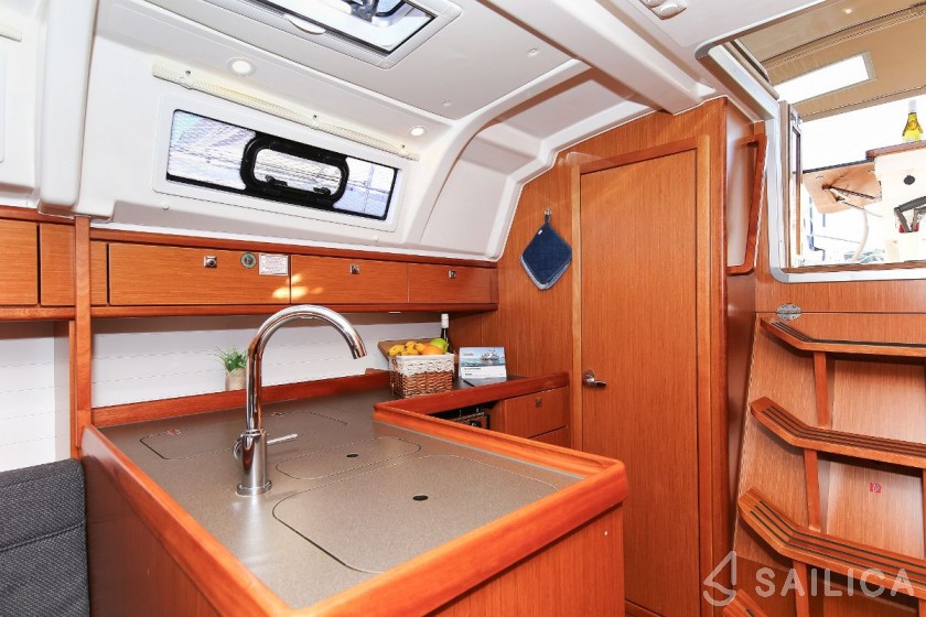Bavaria 37 Cruiser - Yacht Charter Sailica