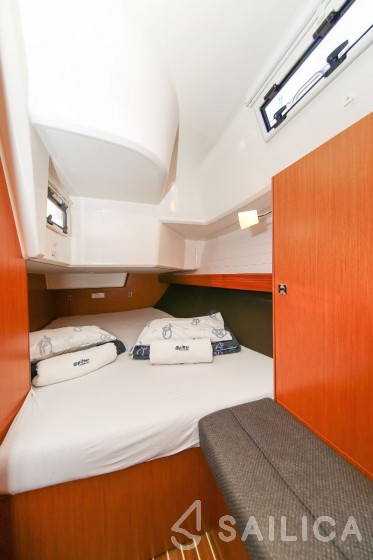 Bavaria 37 Cruiser - Yacht Charter Sailica