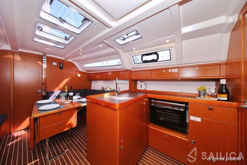 Bavaria 37 Cruiser - Yacht Charter Sailica