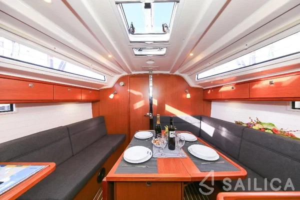 Bavaria 37 Cruiser - Yacht Charter Sailica