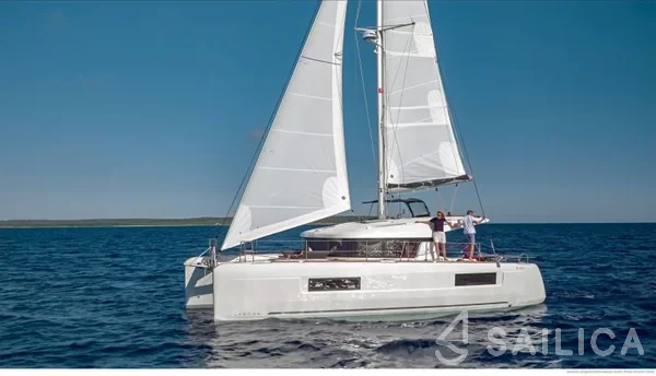 Lagoon 40 - Yacht Charter Sailica