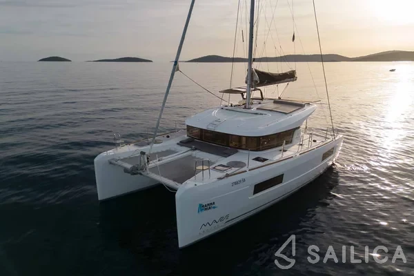 Lagoon 40 - Yacht Charter Sailica