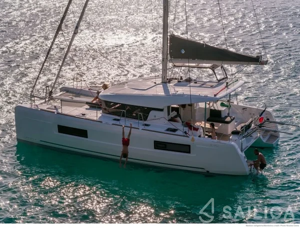 Lagoon 40 - Yacht Charter Sailica