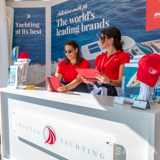 Oceanis 38 - Yacht Charter Sailica