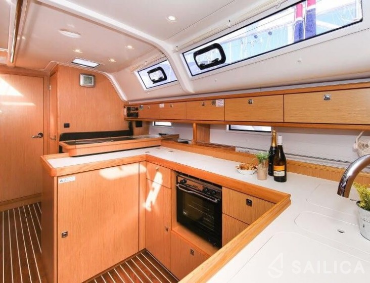 Bavaria 51 Cruiser - Yacht Charter Sailica