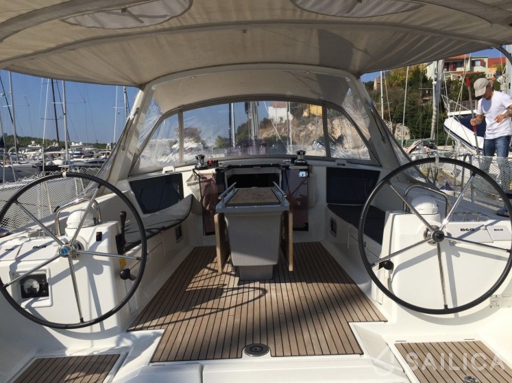 Oceanis 45 - Yacht Charter Sailica
