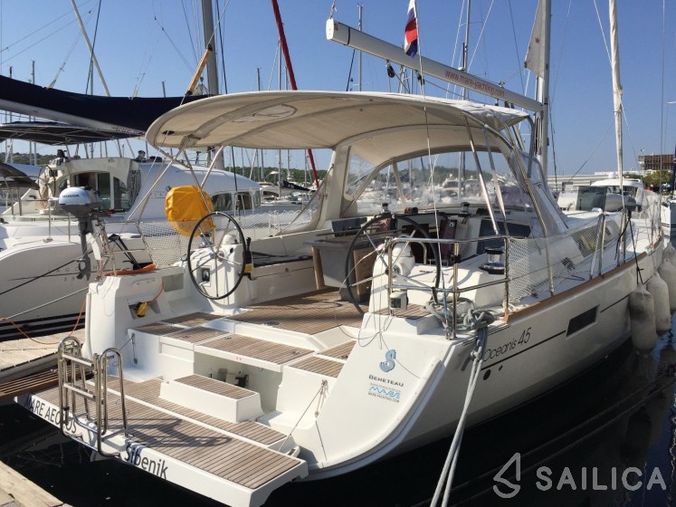 Oceanis 45 - Yacht Charter Sailica