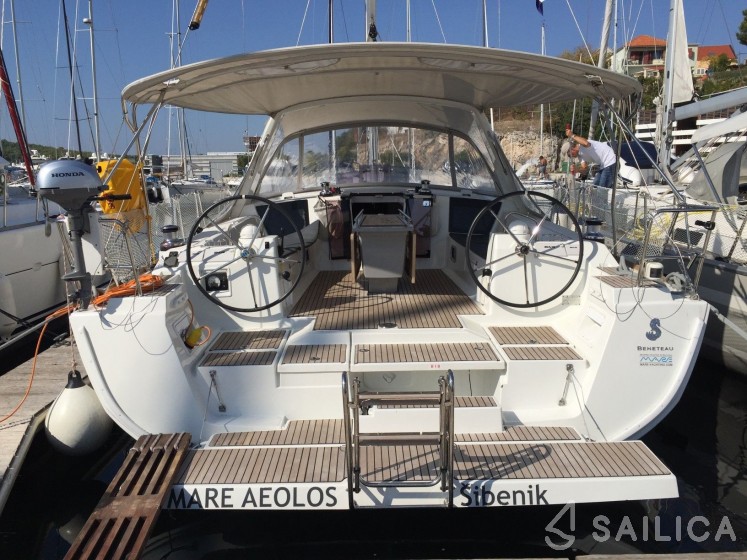 Oceanis 45 - Yacht Charter Sailica