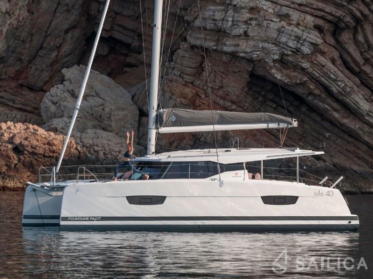 Isla 40 - Yacht Charter Sailica