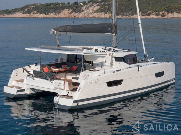 Isla 40 - Yacht Charter Sailica