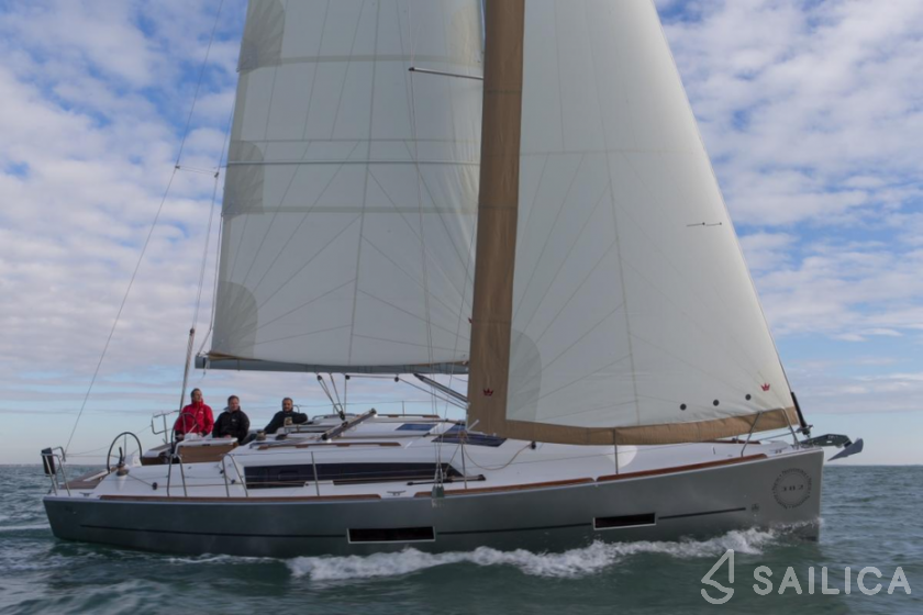 Dufour 382 GL - Yacht Charter Sailica