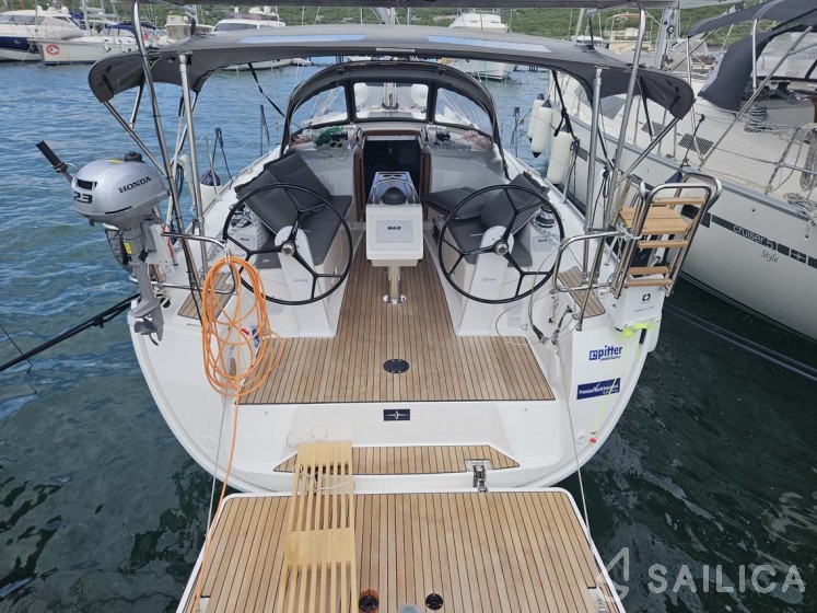 Bavaria 34 Cruiser - Yacht Charter Sailica