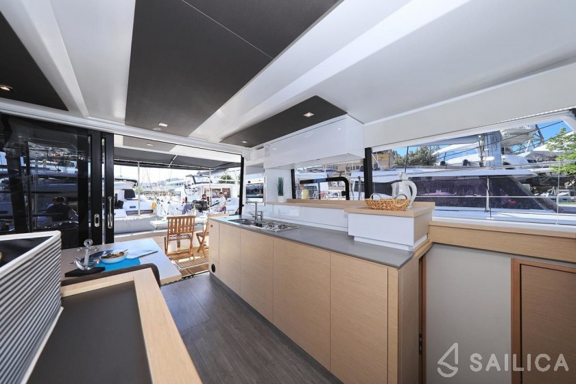 MY 37 - Yacht Charter Sailica