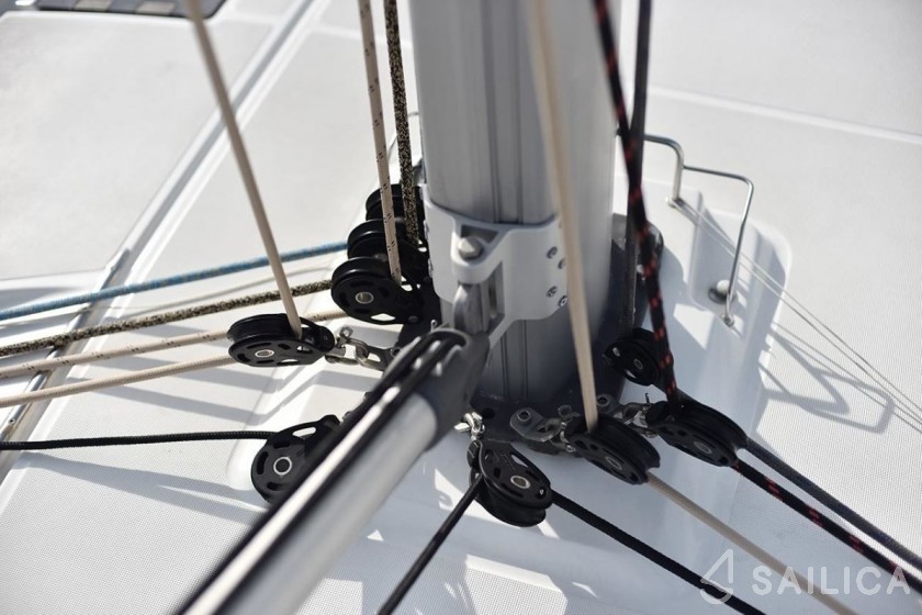 Jeanneau 54 - Yacht Charter Sailica