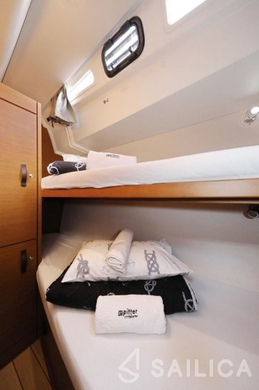 Jeanneau 54 - Yacht Charter Sailica