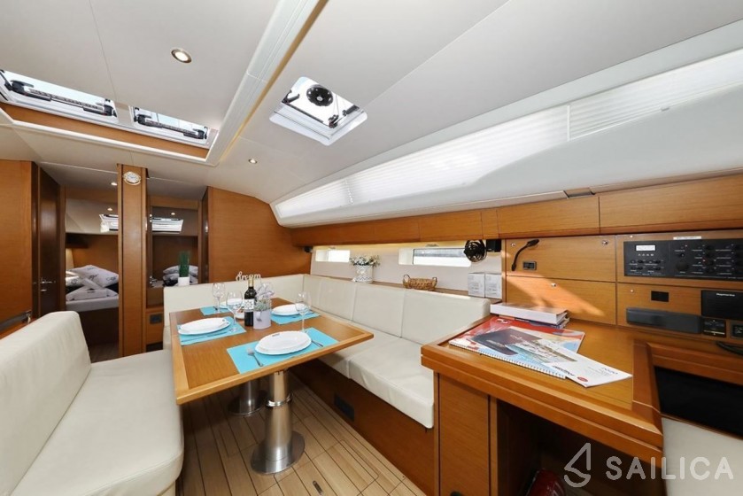 Jeanneau 54 - Yacht Charter Sailica