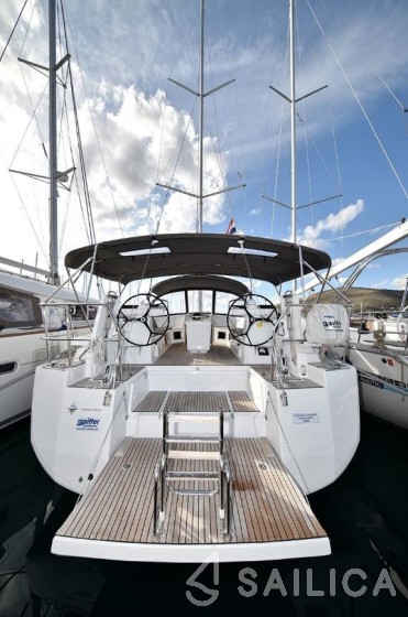 Jeanneau 54 - Yacht Charter Sailica