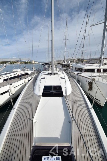 Jeanneau 54 - Yacht Charter Sailica