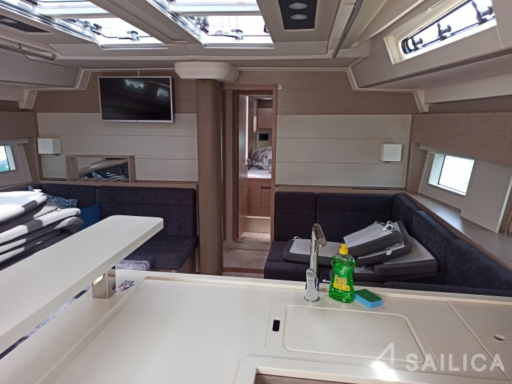 Hanse 588 - Yacht Charter Sailica