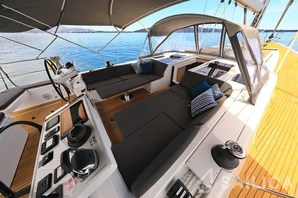 Hanse 588 - Yacht Charter Sailica
