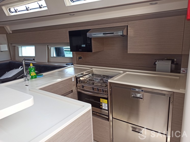 Hanse 588 - Yacht Charter Sailica
