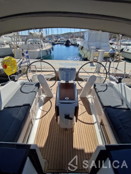 Hanse 418 - Yacht Charter Sailica