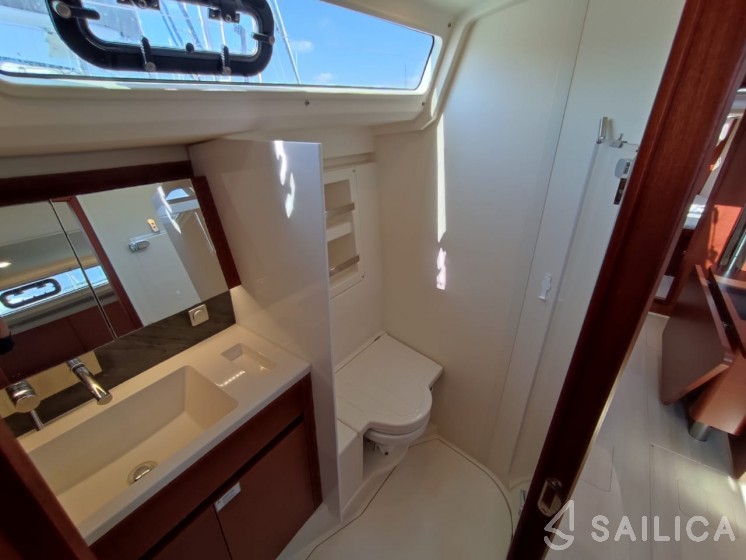 Hanse 418 - Yacht Charter Sailica