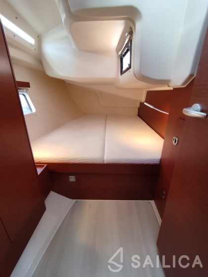 Hanse 418 - Yacht Charter Sailica