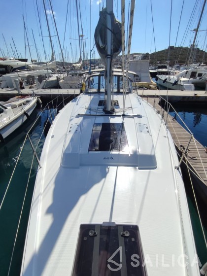 Hanse 418 - Yacht Charter Sailica