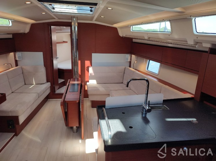 Hanse 418 - Yacht Charter Sailica