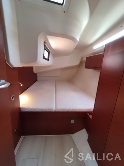 Hanse 418 - Yacht Charter Sailica