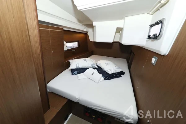 Oceanis 46.1 - Yacht Charter Sailica