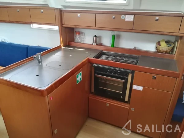 Bavaria 37 Cruiser - Yacht Charter Sailica