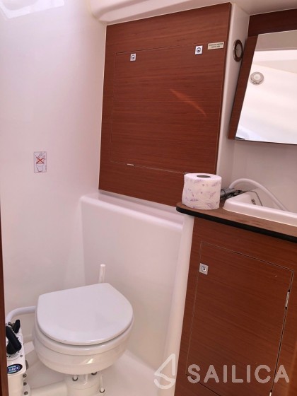 Dufour 382 GL - Yacht Charter Sailica