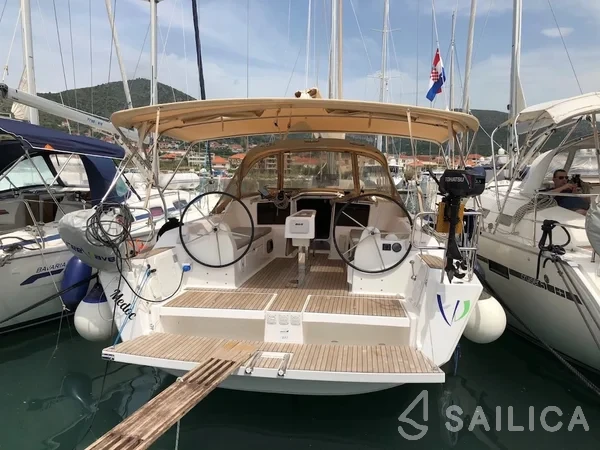 Dufour 382 GL - Yacht Charter Sailica