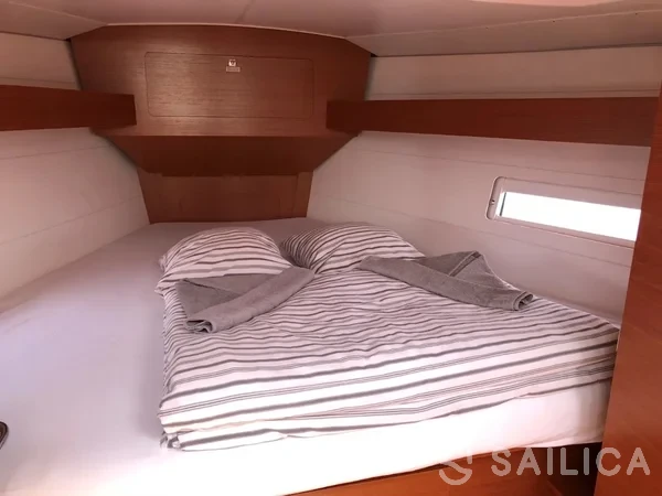Dufour 382 GL - Yacht Charter Sailica