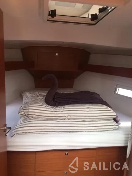 Dufour 382 GL - Yacht Charter Sailica