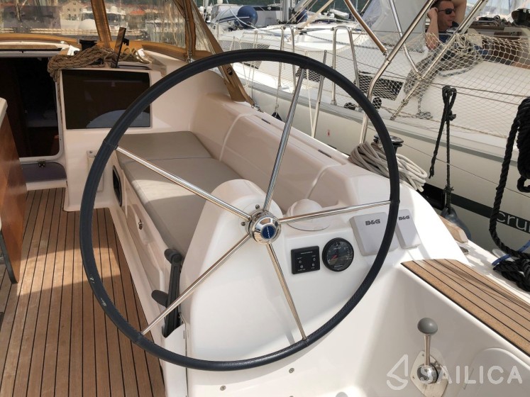 Dufour 382 GL - Yacht Charter Sailica